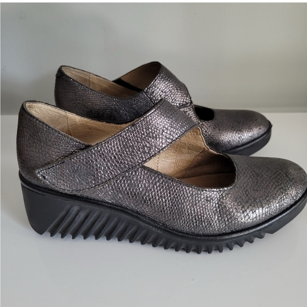 Fly London "Lato" Leather Mary Jane Wedges in Pewter, Size EU 39, US 8-8.5 Wide